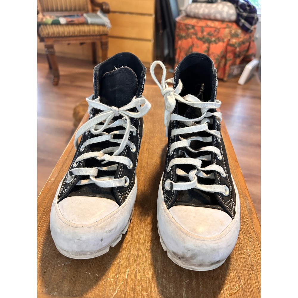 Converse Chuck Taylor All Star Lugged High Top β Black White Womens size 6